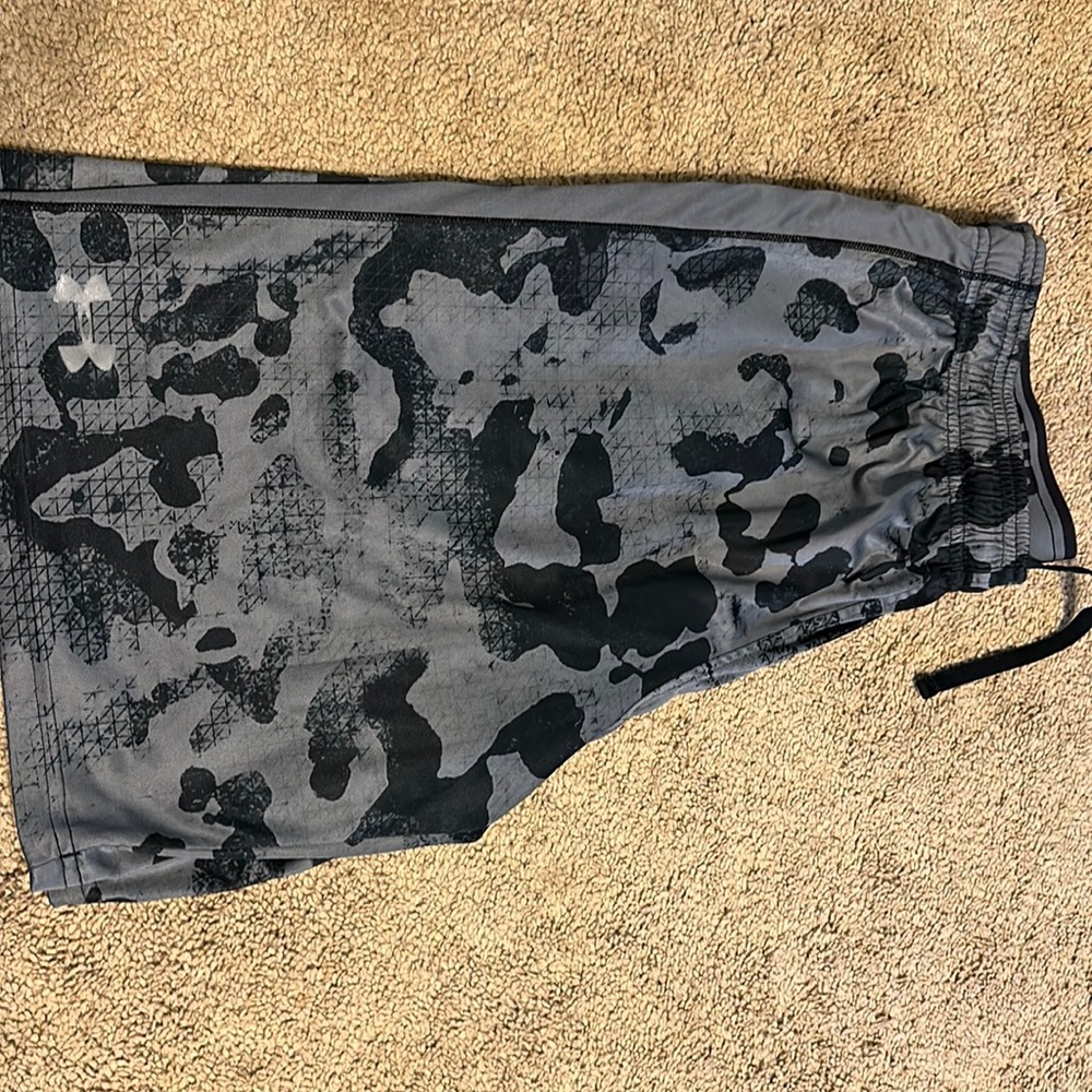 Gray camo print under Armour shorts
